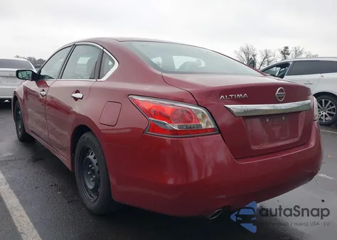 2015 Nissan Altima 2.5 z USA, uszkodzony, nr VIN 1N4AL3AP1FC208815